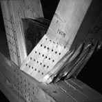 Versuch an Fachwerkträger mit mehrschnittigen Stahlblech-Holz-Verbindungen Foto: A. Steurer